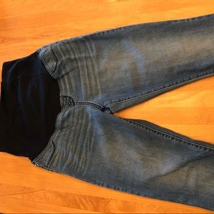 Full panel maternity jeggings.